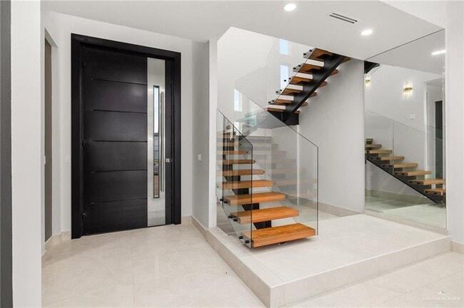 Photo - 21 S 42nd St