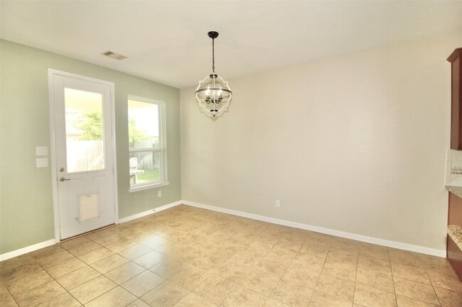 Building Photo - 25418 Junction Meadow Trail Rental