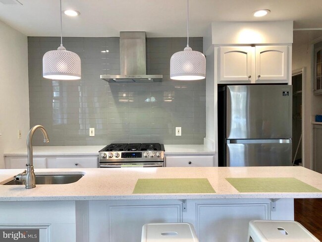 Photo - 22 E Reed Ave