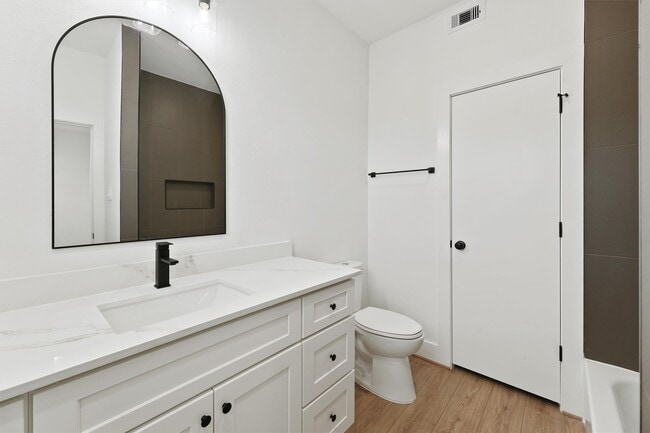 Photo - 407 Calloway St