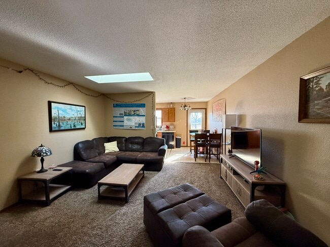 Photo - 1042 Castlewood Dr