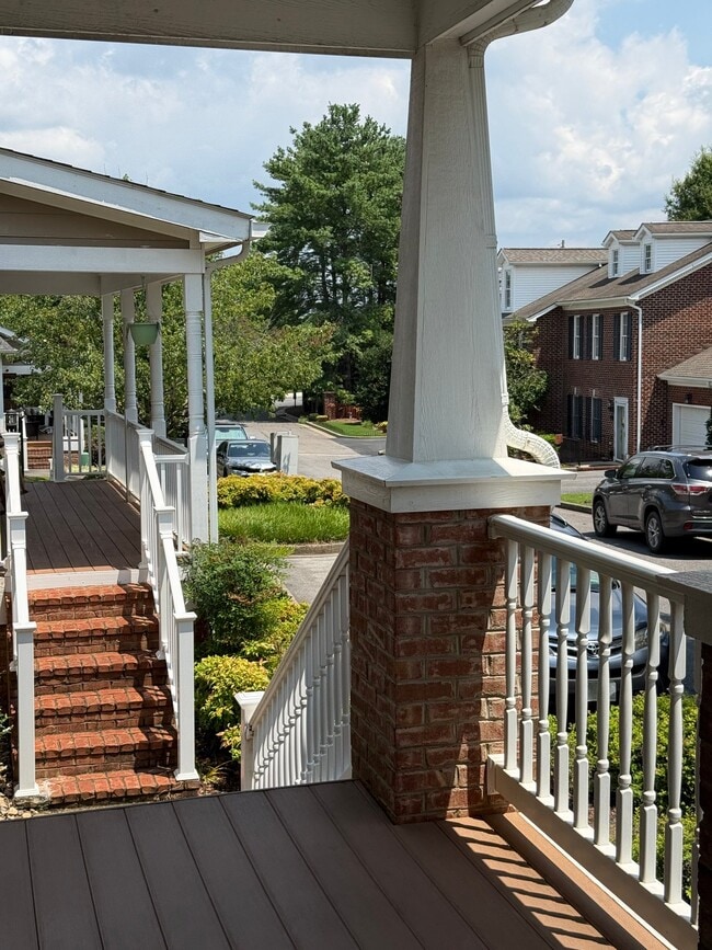Photo - 10 Charleston Ct