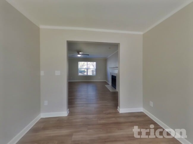 Photo - 3933 Far West Dr