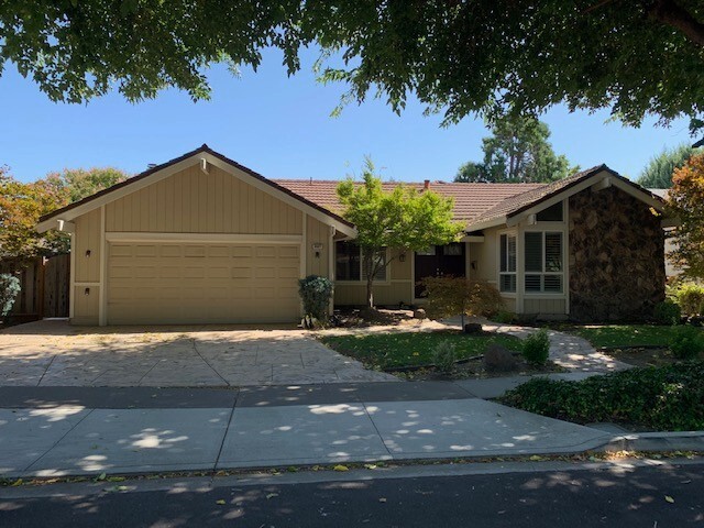 Building Photo - Perfect Shape Executive Single Family Home in Pleasanton