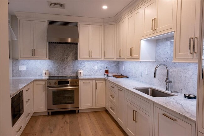 Photo - 10 Brown and Howard Wharf