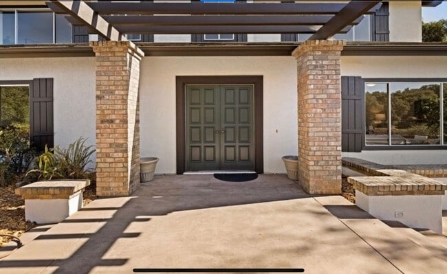 Photo - Classic Hope Ranch