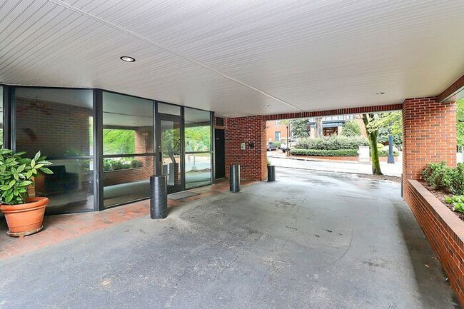 Photo - 2BD/2BA Condo at Churchill in Uptown Charlotte! Unit APT 20