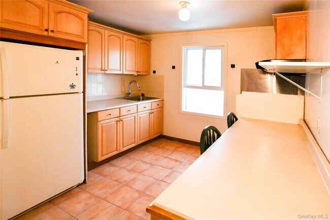 Photo - 24-10 Gillmore St Unit 2