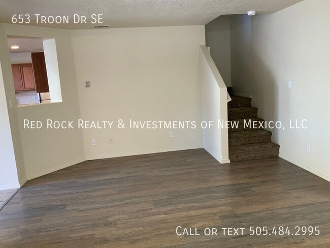 Photo - 653 Troon Dr SE