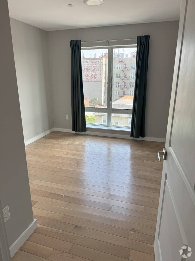 Building Photo - 7504 Bay Pkwy Rental