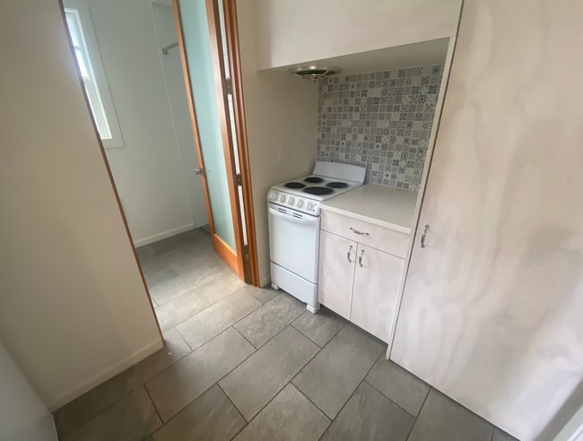 Photo - 332 W 5th Ave Unit B