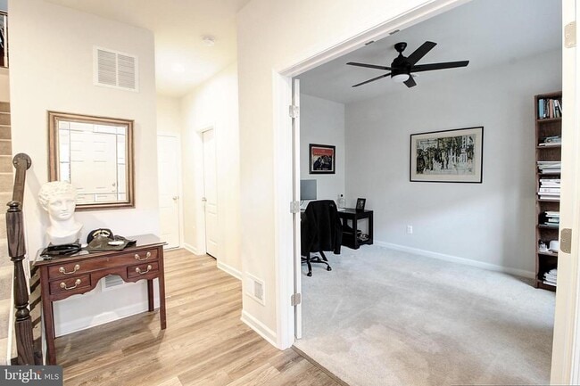 Photo - 304 Spring Bank Way