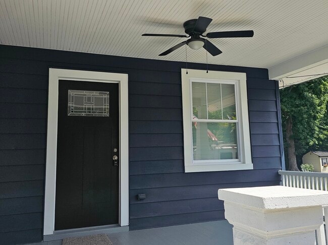 Covered Front Porch! - 752 Aiken Ave