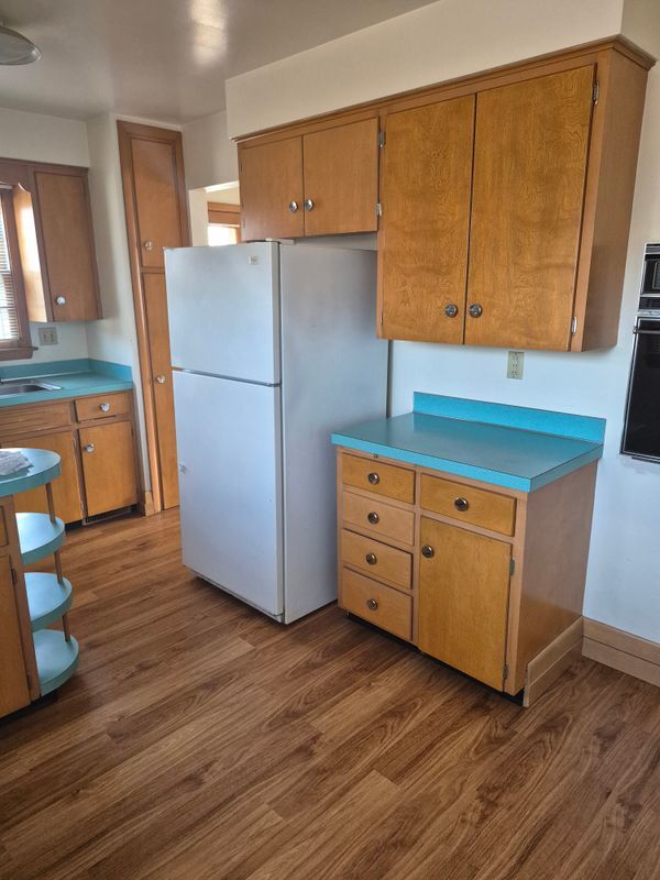 Photo - 2230 Evergreen St NE