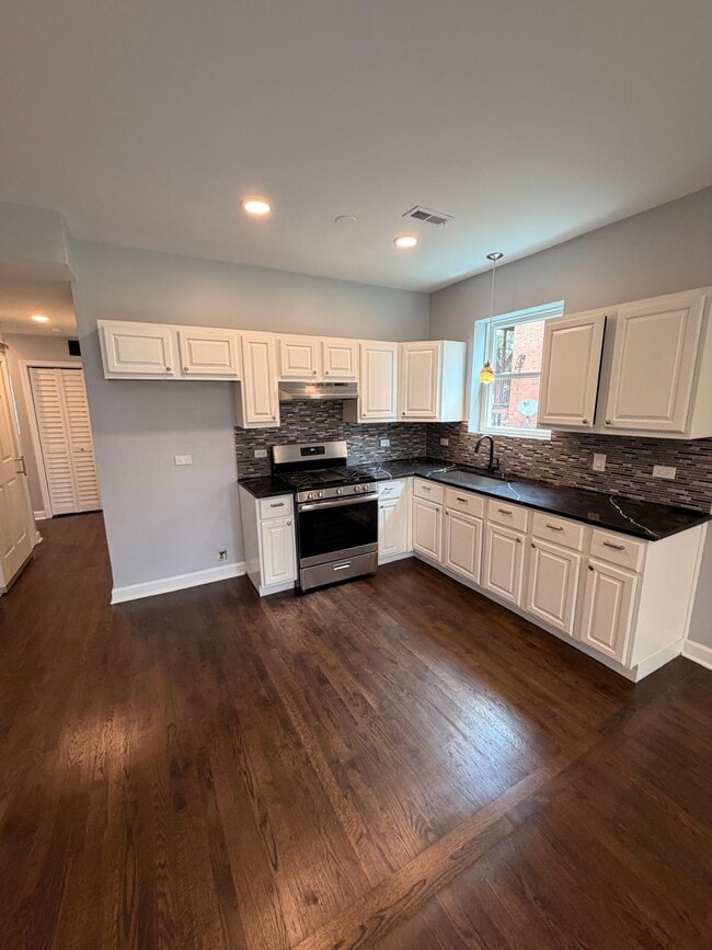 Photo - 2906 W Flournoy St Unit 3