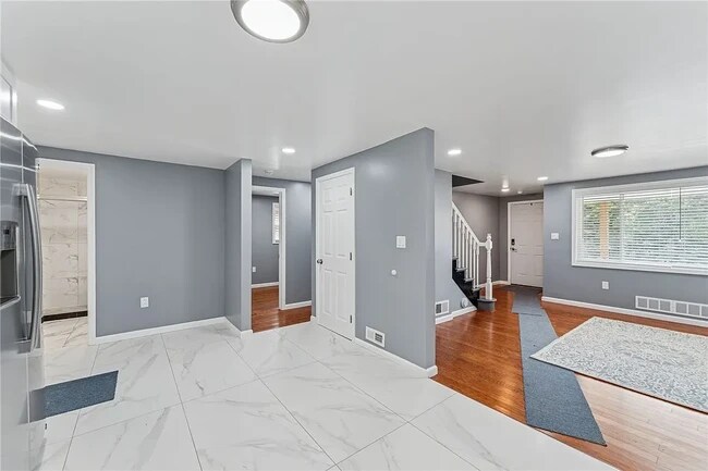 Photo - 3125 Ewart Dr