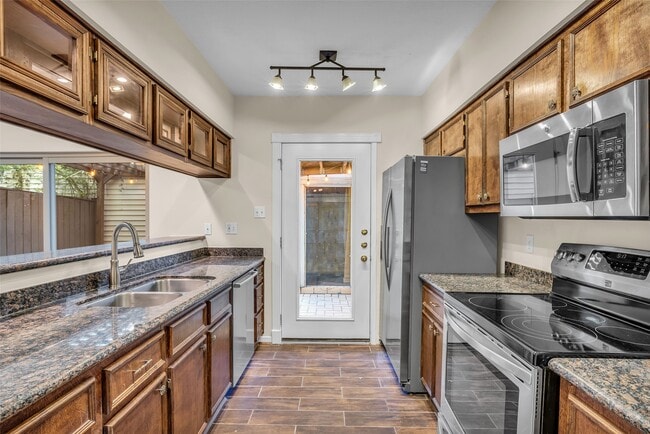 Photo - 2086 Augusta Dr