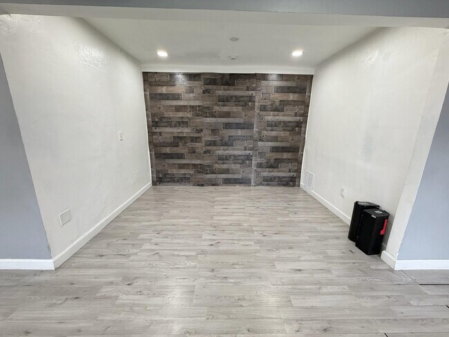 Photo - 14930 NW 16th Dr