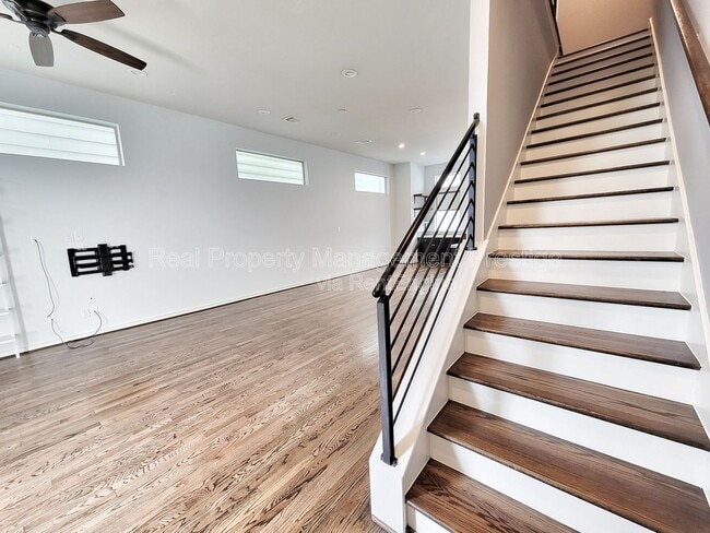 Photo - 1324 Delano St