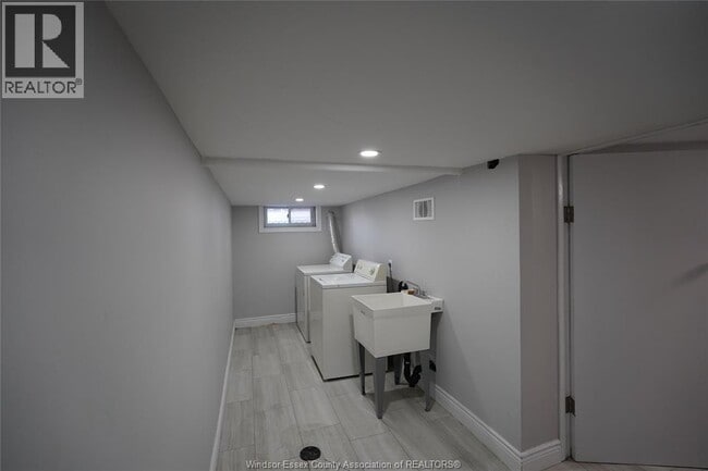 Photo - 1529 Elsmere Ave