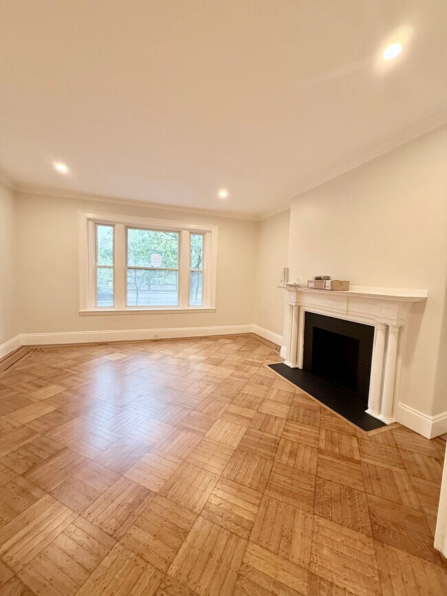 Photo - 1726 Beacon St