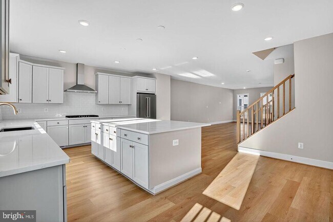 Photo - 42139 Gilded Stone Ter