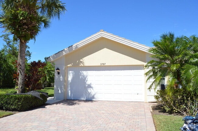 Building Photo - 3787 SE Big Bend Terrace Rental