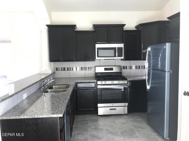 Photo - 809 Chillington Rd