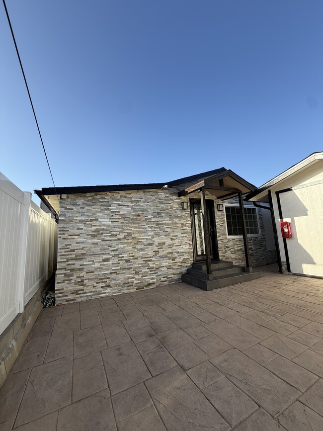 Photo - 1125 Stanley Ave