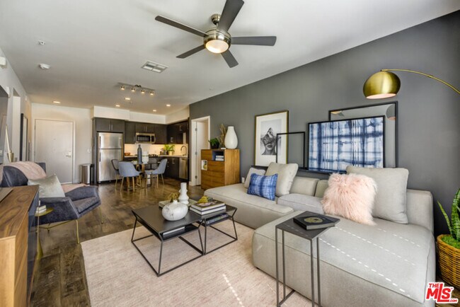 Photo - 75 W Walnut St