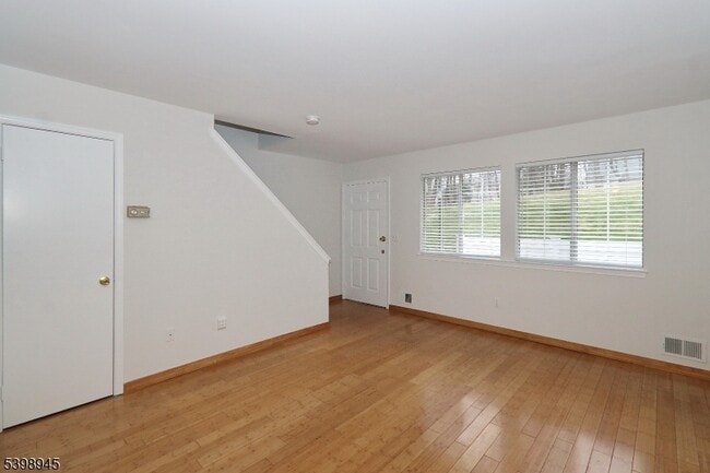 Photo - 21 Parkside Rd