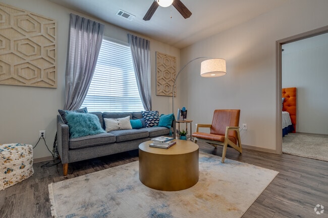 2BR/2BA- 953SF