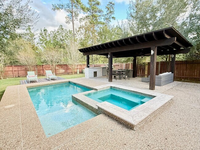 142 E Spindle Tree Cir