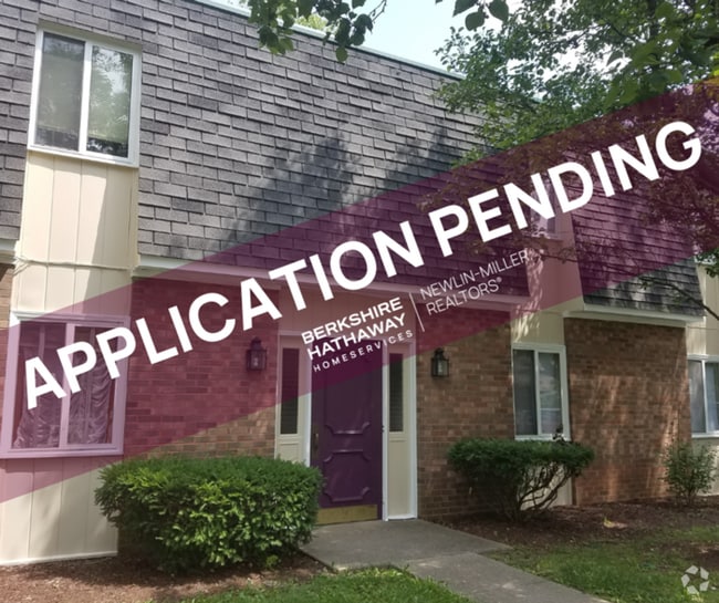 Building Photo - 2 Bedroom 1st Floor Apartment by Baesler's...