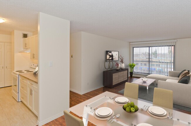 Photo - Dorsett Square