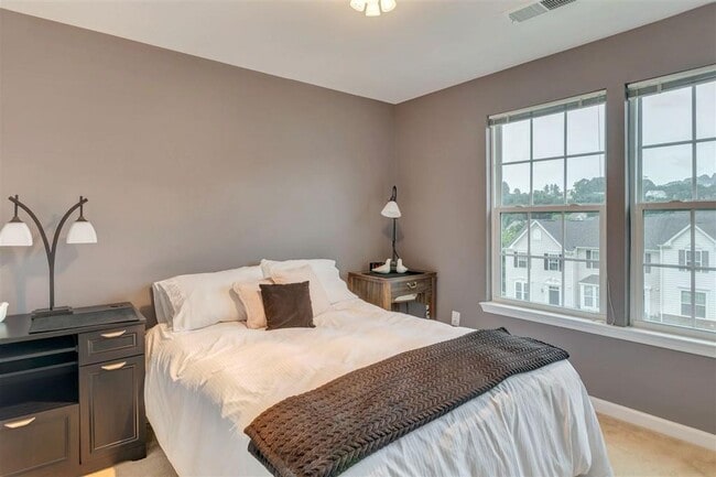 Photo - 2112 Lockwood Dr