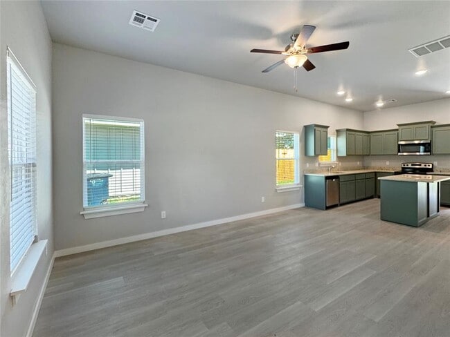 Photo - 1101 N Tucker Ave