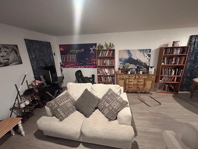 Photo - Room in House on Nube Medina