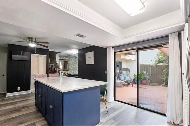 Photo - 1520 Shaker Cir