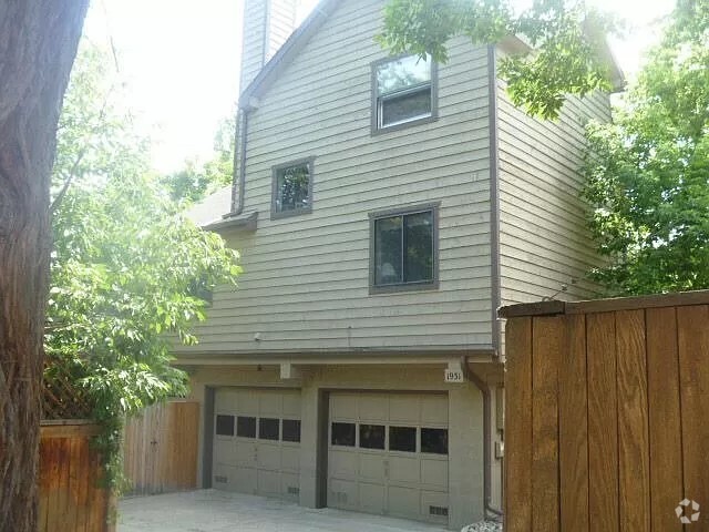 Building Photo - 1931 Grove St Rental