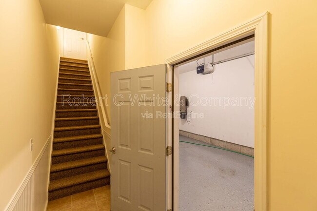 Photo - 330 Crystal Ave Unidad 16