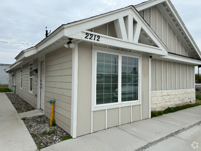 Building Photo - 2212 Northridge Ave Unit 2212 Northridge Avenue Rental