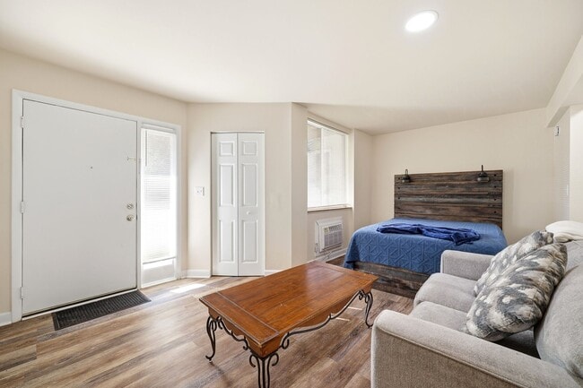Photo - 1243 Cedars Ct