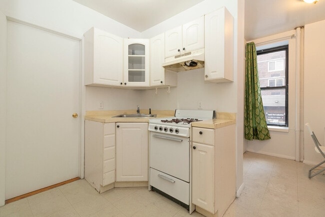 Photo - 327 E 92nd St Unit ID1032048P