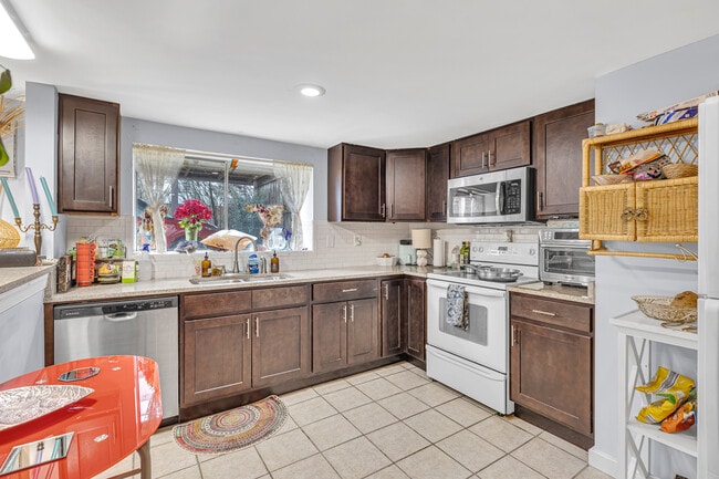 Photo - 1520 Riverside Dr - Bottom