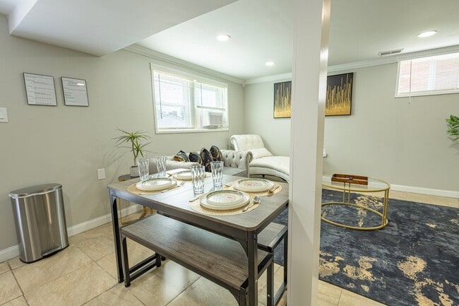 Photo - 3496 Lansdowne Dr Unit apt # 2