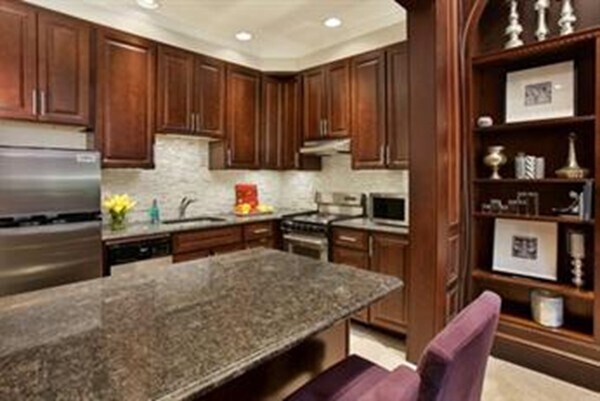 Photo - 367 Beacon St Unit #2