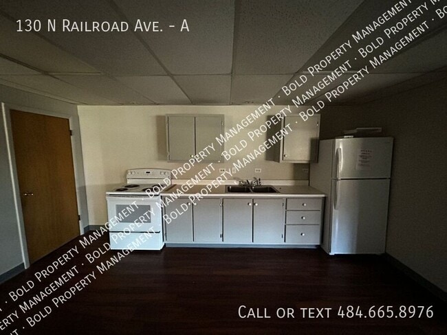 Building Photo - 130 N Railroad St Unit A