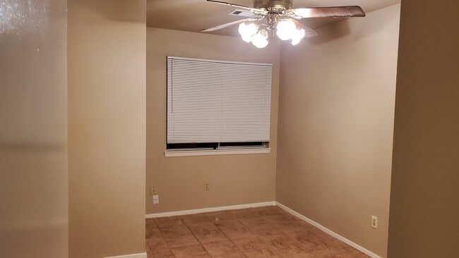 Photo - 15305 Corsair Rd