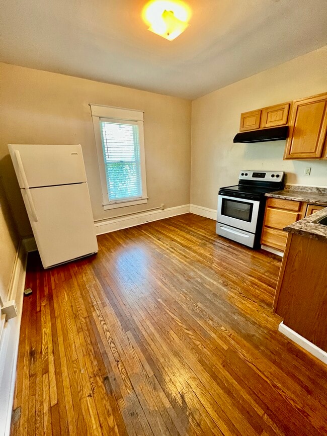 Photo - 145 Lorentz St